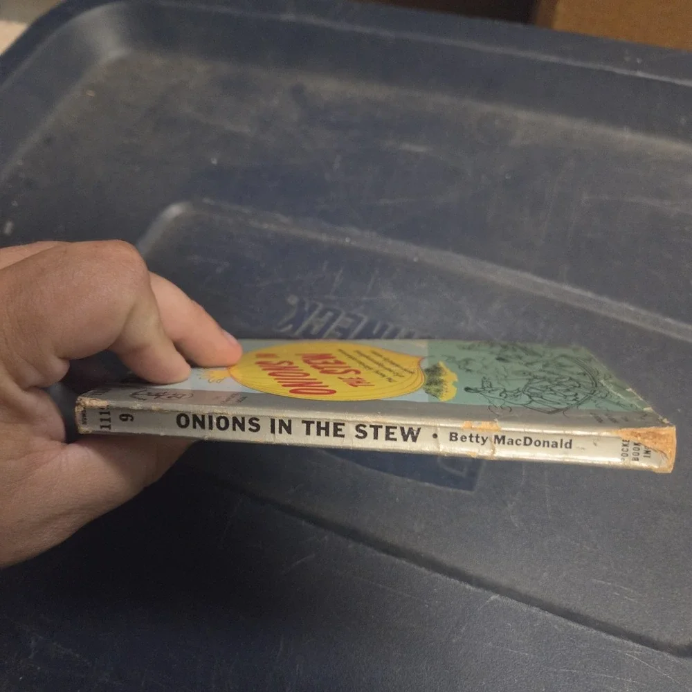 Betty‎ MacDonald Onions in the Stew (1955) Paperback